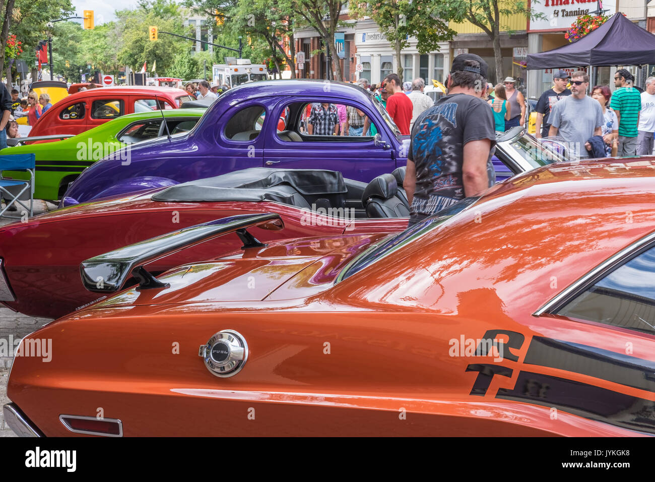 ORILLIA ONTARIO, Kanada - 19 August 2017: 19. jährlichen Downtown Orillia Classic Car Show. Eine erstaunliche Sammlung von über 400 klassische Autos. Stockfoto
