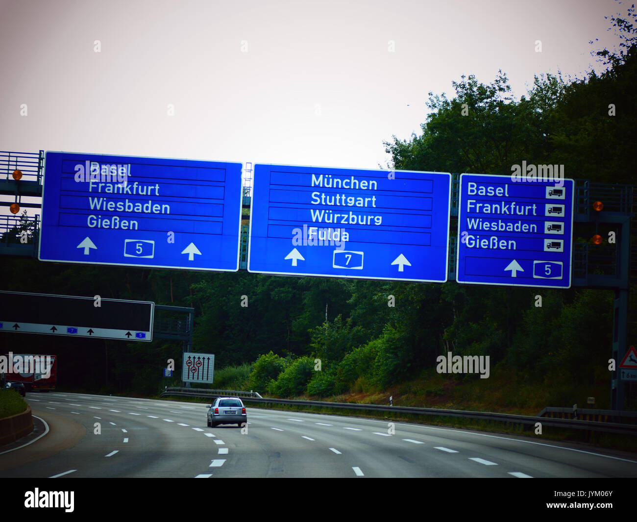 Deutschland deutsche Autobahn Autobahn Schnellstraße Autobahn Verkehr in Wetter Stockfoto