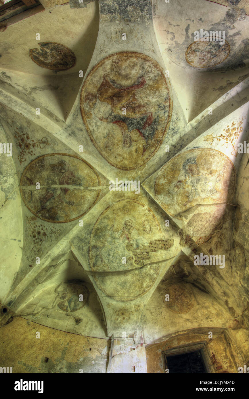 Deckengemälde in den Ruinen des Augustinerklosters aus dem 13. Jahrhundert Stockfoto