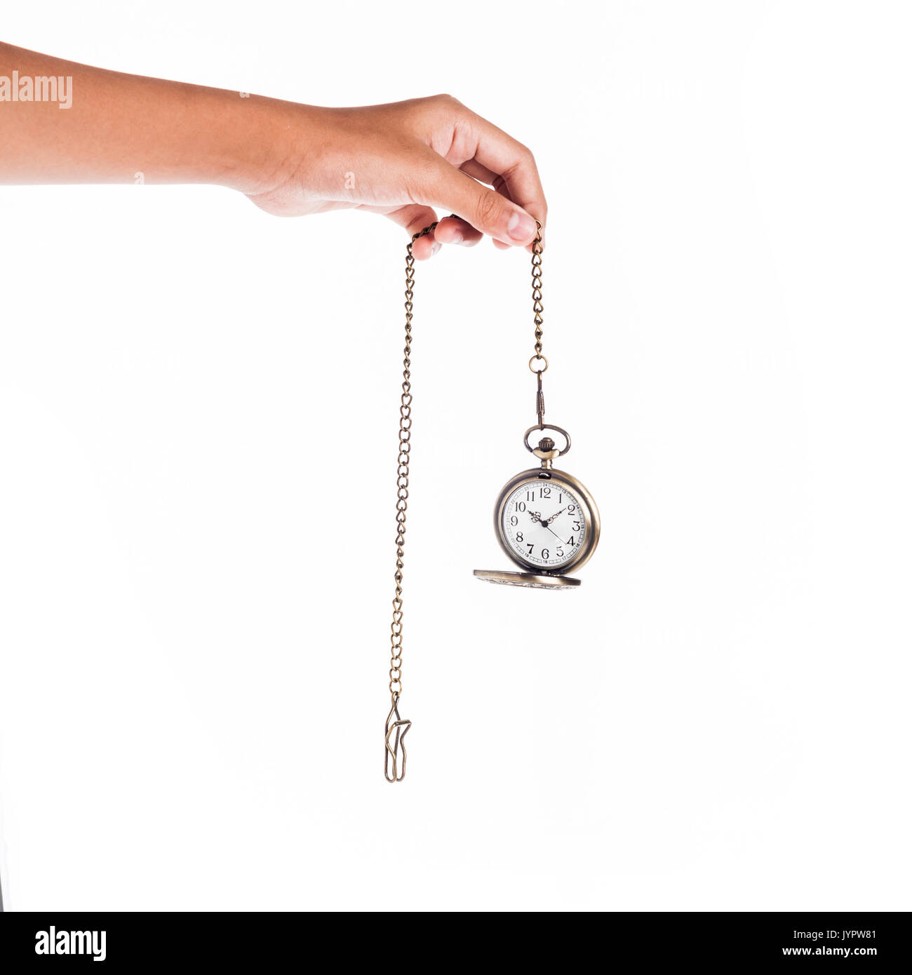 Frau Hand hält alten Retro Tasche Uhren an der Kette auf weißem Hintergrund Stockfoto