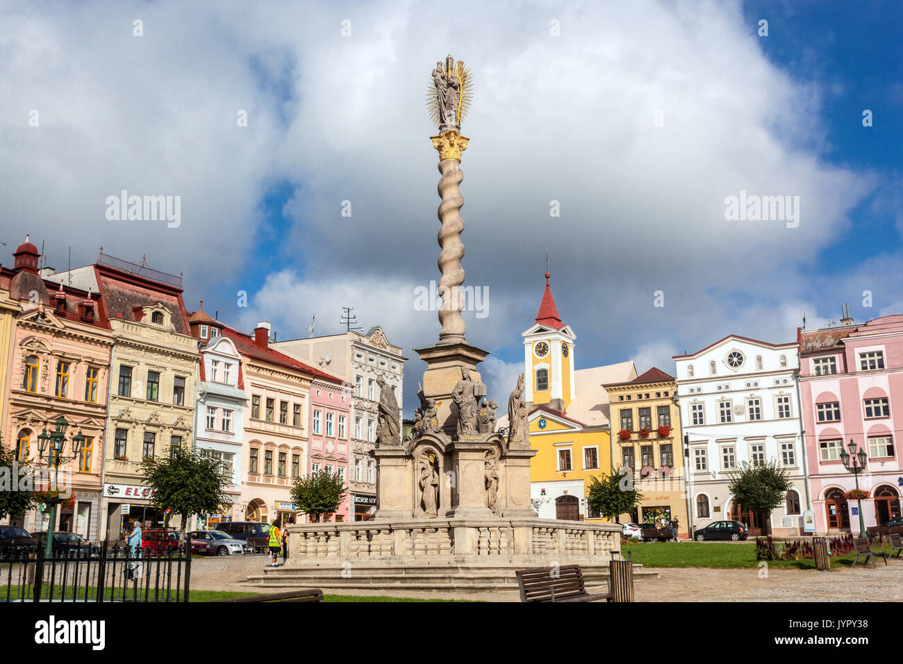 Broumov, Tschechischen Republik, Hauptplatz mit Mariensäule Stockfoto