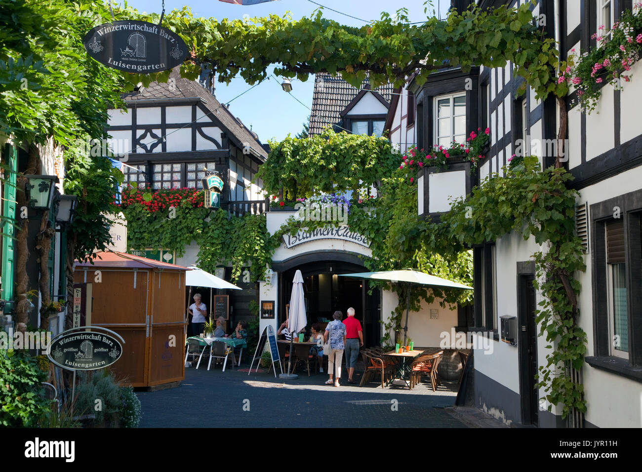 Wein Festival auf dem Weindorf Winningen Rheinland-Pfalz, Deutschland Stockfoto