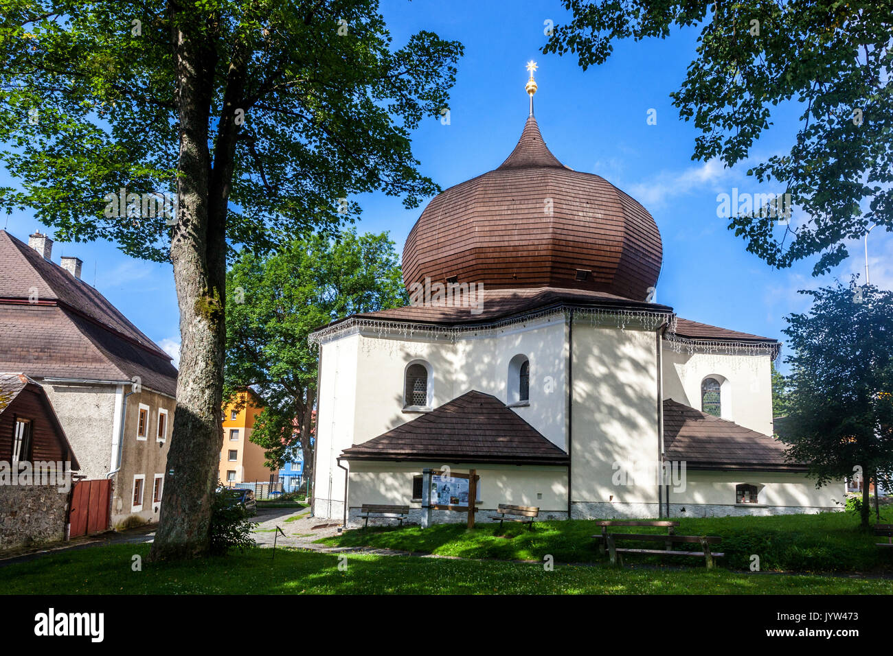 Zelezna Ruda, Tschechische Republik, Sumava, Zwiebelturm der Kirche Stockfoto