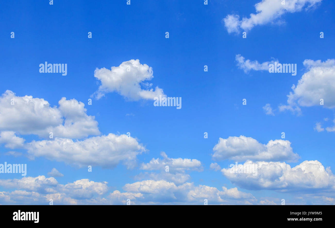 Himmel mit Wolken. Stockfoto
