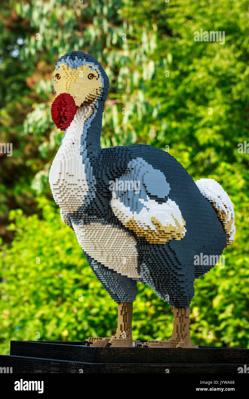 Planckendael Zoo, Mechelen, Belgien - 17. AUGUST 2017: Dodo Vogel aus Lego Steinen in der Ausstellung "die Natur verbindet" von Sean Kenney (seankenney.com) Stockfoto