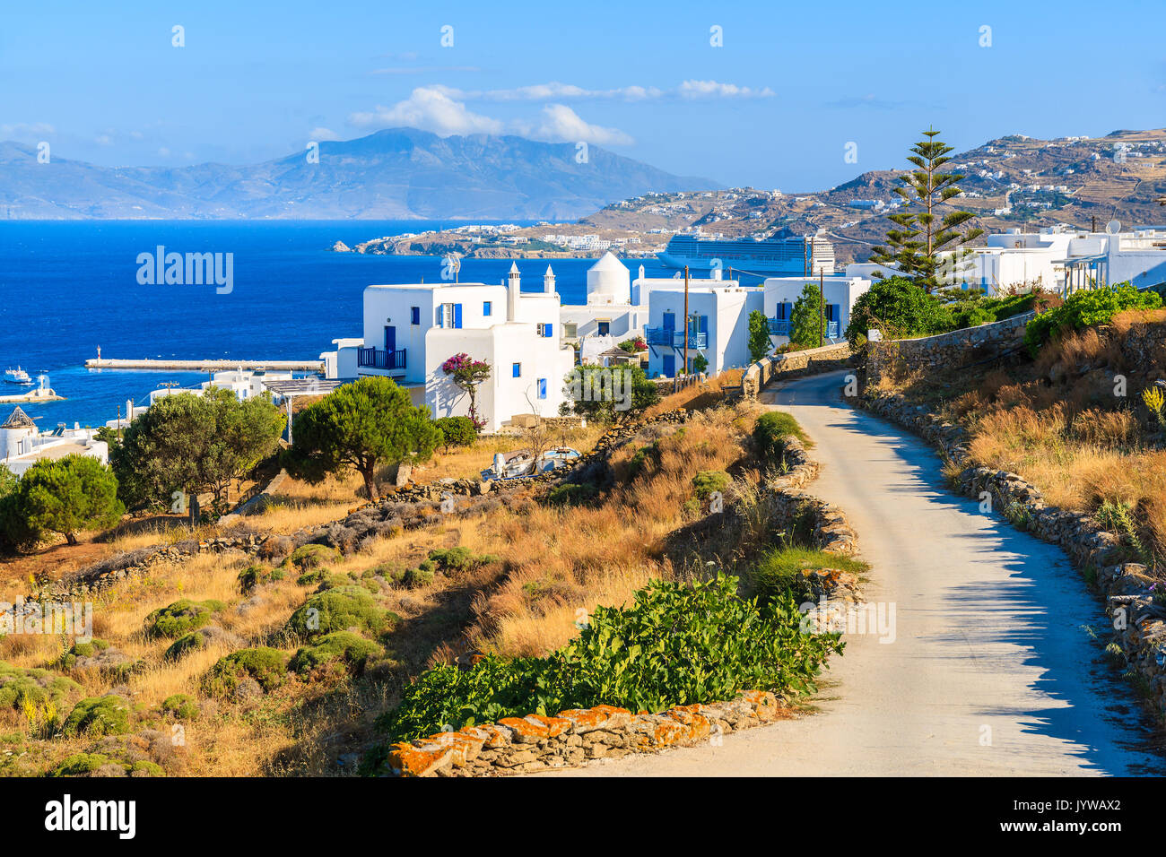 Straße zum Hafen von Mykonos, Mykonos, Griechenland Stockfoto