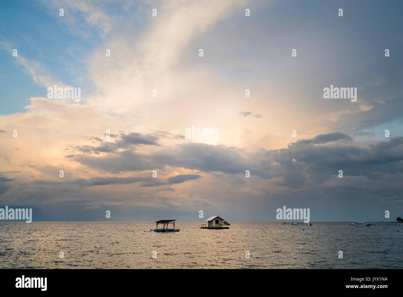 Nachmittag Himmel am Strand von Pemuteran, Bali, Indonesien Stockfoto