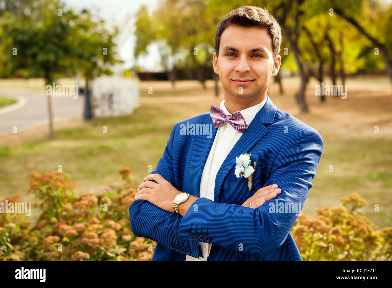 Glückliche Bräutigam auf seine Hochzeit Stockfoto