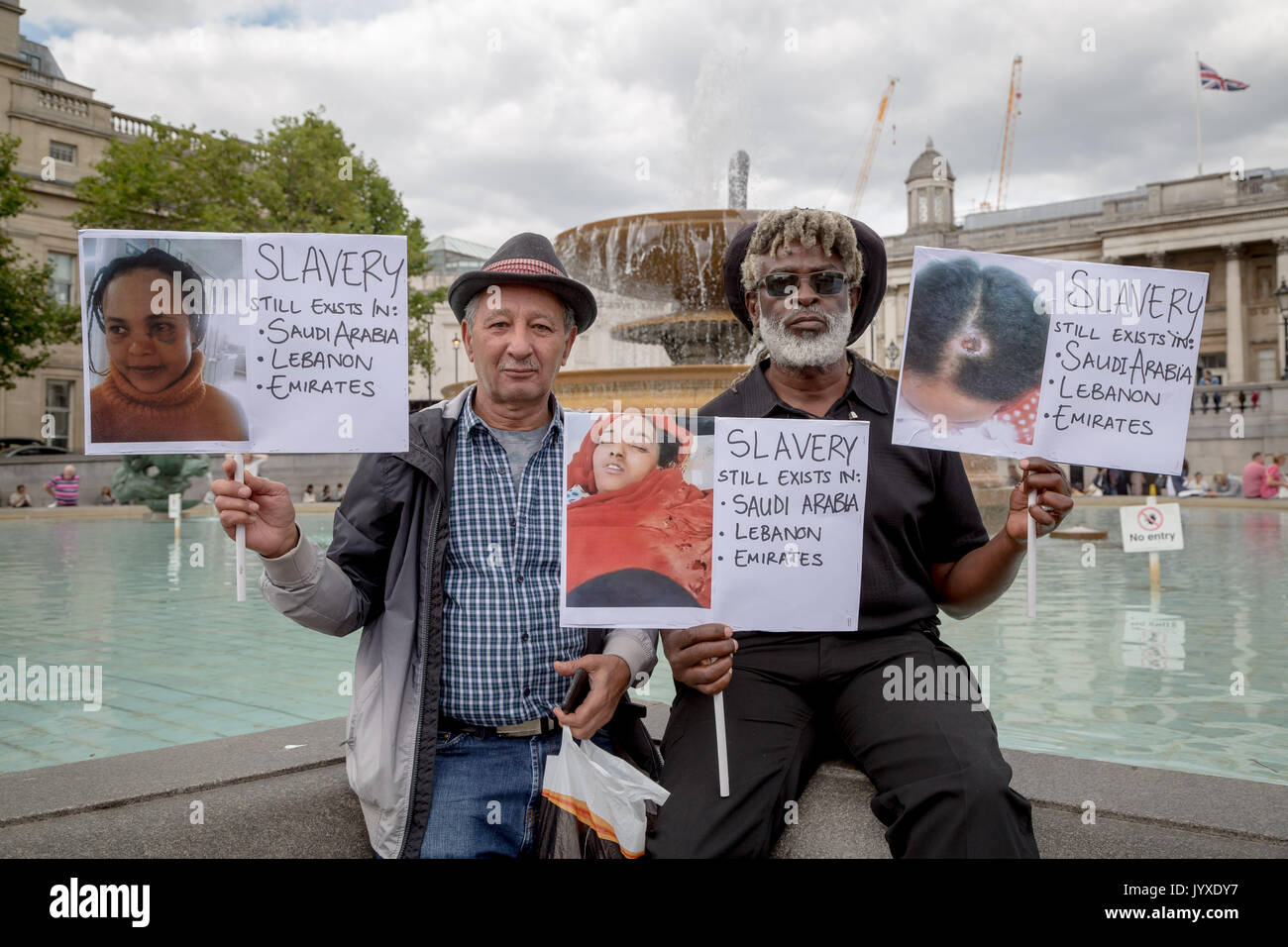 London, Großbritannien. 20. August 2017. Anti-Slavery Demonstranten in Trafalgar Square bringen Bewusstsein um den laufenden Fragen der Menschenrechte und Menschenrechtsverletzungen in Saudi-Arabien, Libanon und den Vereinigten Arabischen Emiraten. Credit: Guy Corbishley/Alamy leben Nachrichten Stockfoto