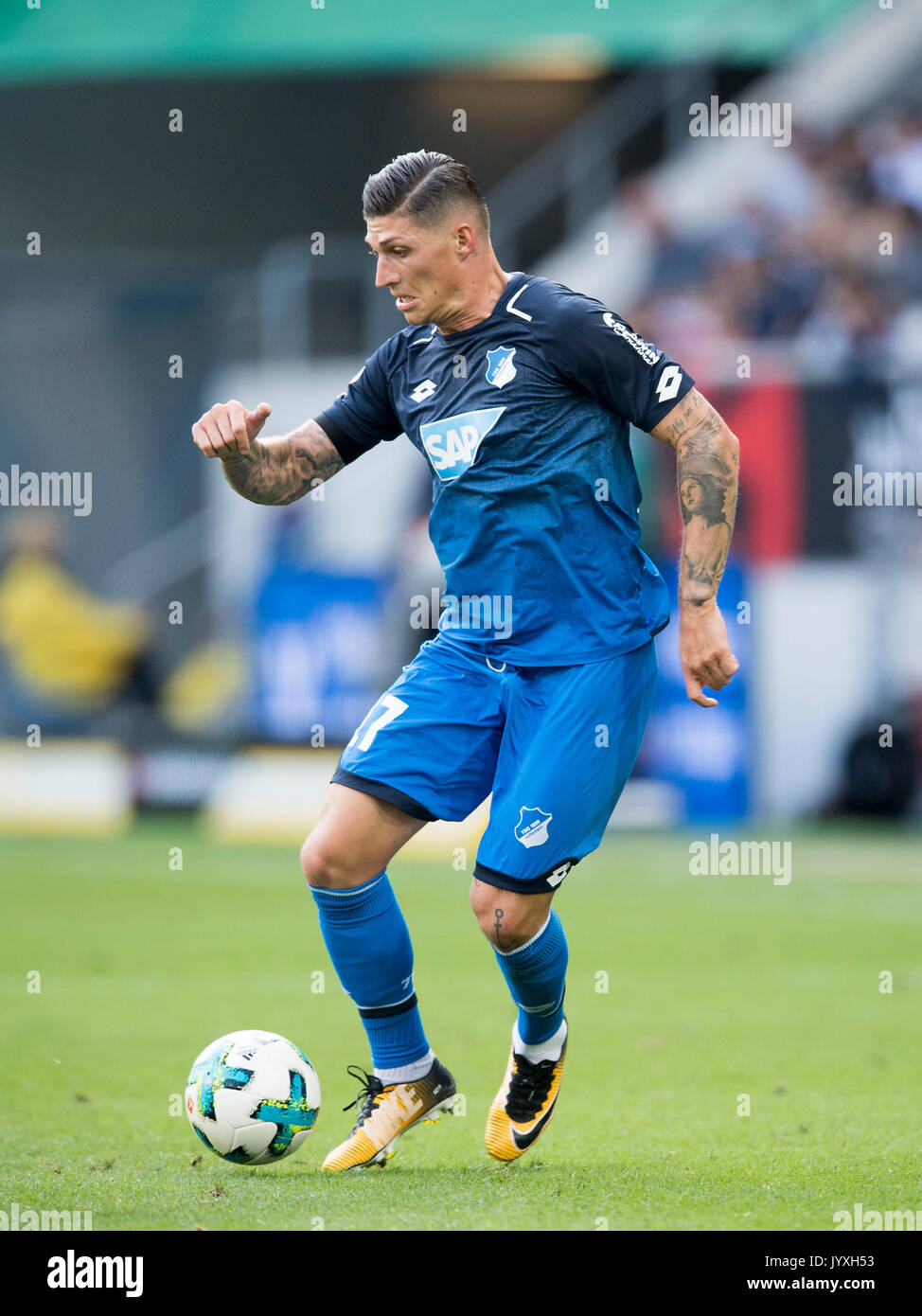 Sinsheim, Deutschland. 19 Aug, 2017. Steven ZUBER (1899) Aktion, zum 1:0, Fussball 1. Bundesliga, 1. Spieltag, TSG 1899 Hoffenheim (1899) - der SV Werder Bremen (HB) 1:0, am 19.08.2017 in Sinsheim/Deutschland. | Verwendung weltweit Quelle: dpa/Alamy leben Nachrichten Stockfoto