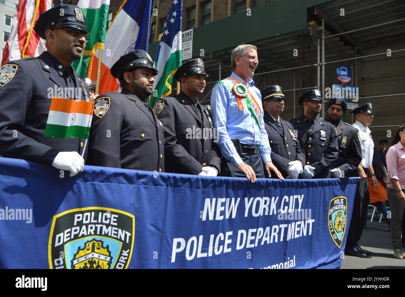 2017/08/20: lebendige und vielfältige Massen an der 38th Indien Day Parade nehmen der Unabhängigkeit Indiens Tag an der Madison Avenue, Manhattan zu feiern. Stockfoto