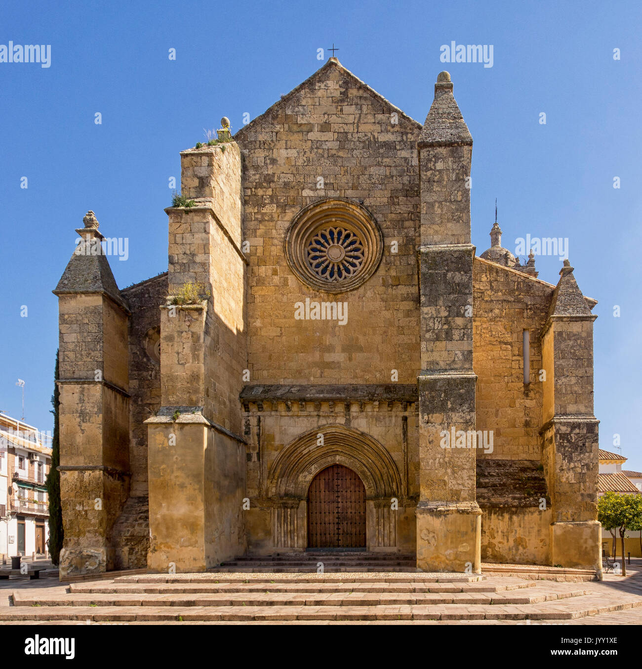 CORDOBA, SPANIEN - 12. MÄRZ 2016: Außenansicht der Kirche Santa Marina Stockfoto