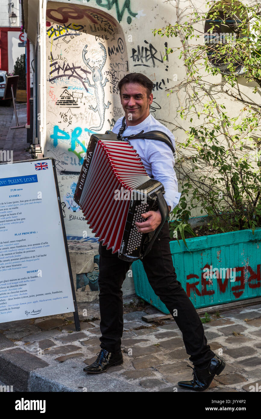 French accordion player Fotos und Bildmaterial in hoher Auflösung Alamy