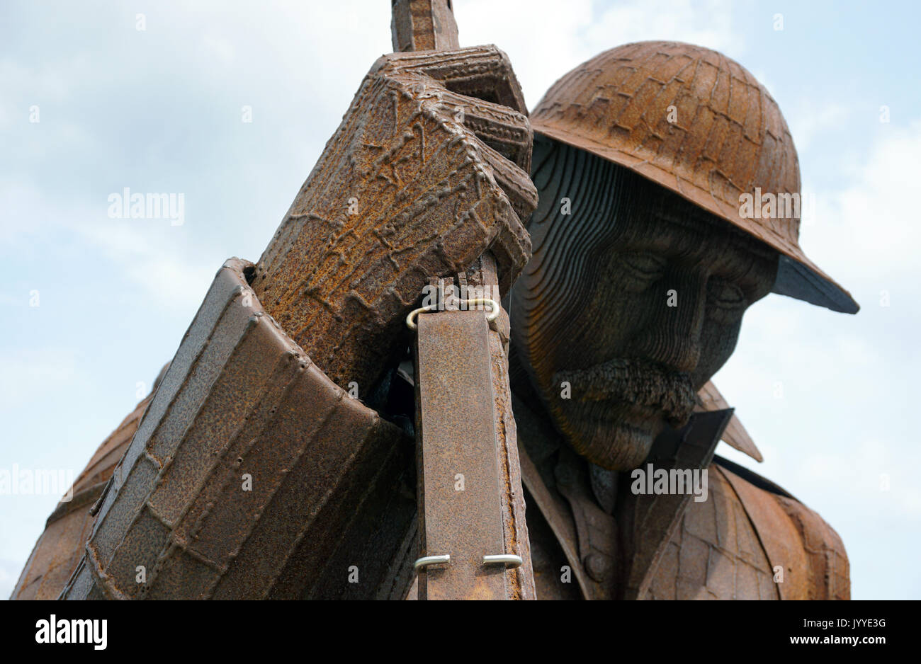 Tommy ein Metall Skulptur Hommage an einen WW 1 britischer Soldat von Ray Lonsdale an der Küste von Seaham. Es stellt auch Posttraumatische Belastungsstörungen Stockfoto