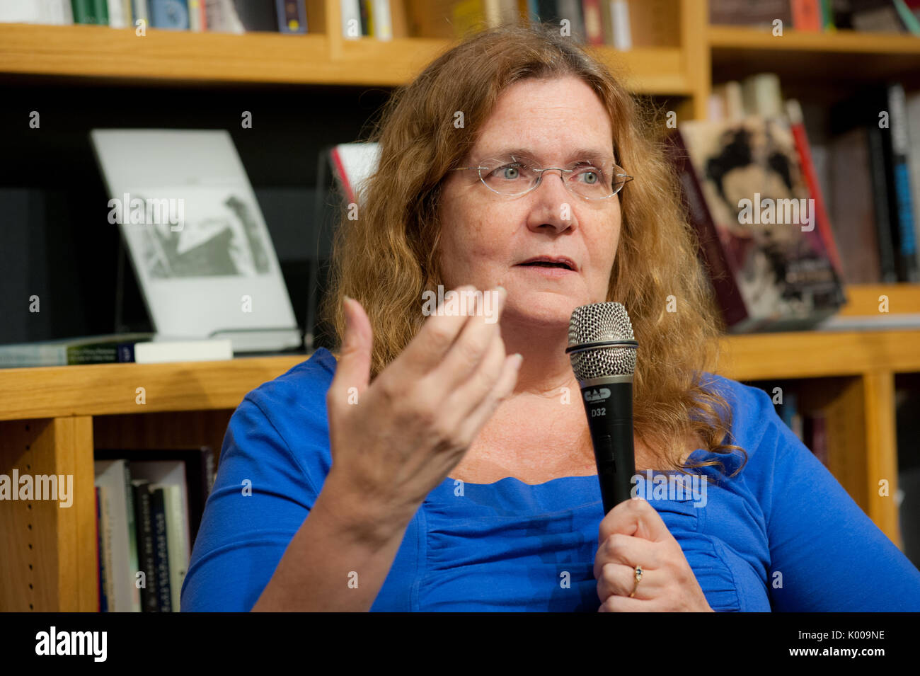 Herausgeber von asimov's Science Fiction Magazin, Sheila Williams, in Seattle, WA interviewt, am 19. Juli 2016. Stockfoto