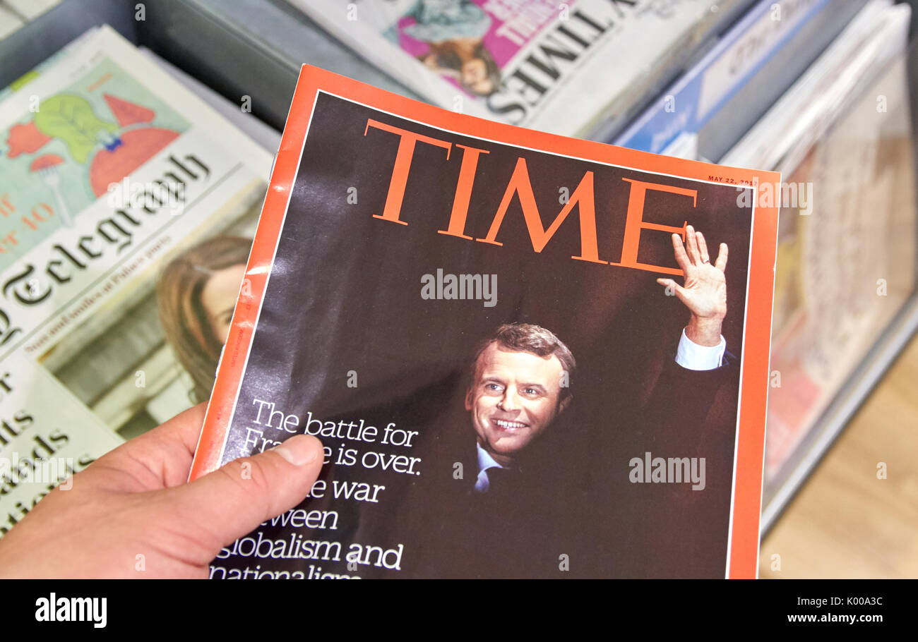 LONDON, ENGLAND - 14. MAI 2017: Emmanuel Längestrich auf der Titelseite des Time Magazine. Zeit ist eine US-amerikanische Nachrichtenmagazin in New York City veröffentlicht. Stockfoto