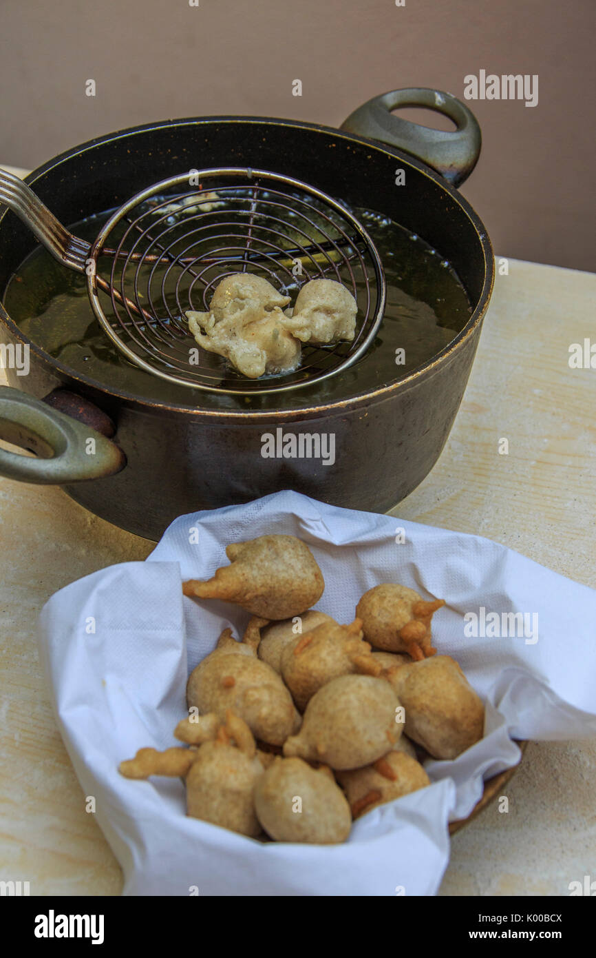 Sciatt bereit für Verbrauch und Sciatt noch kochen. In der Lombardei. Italien. Europa Stockfoto