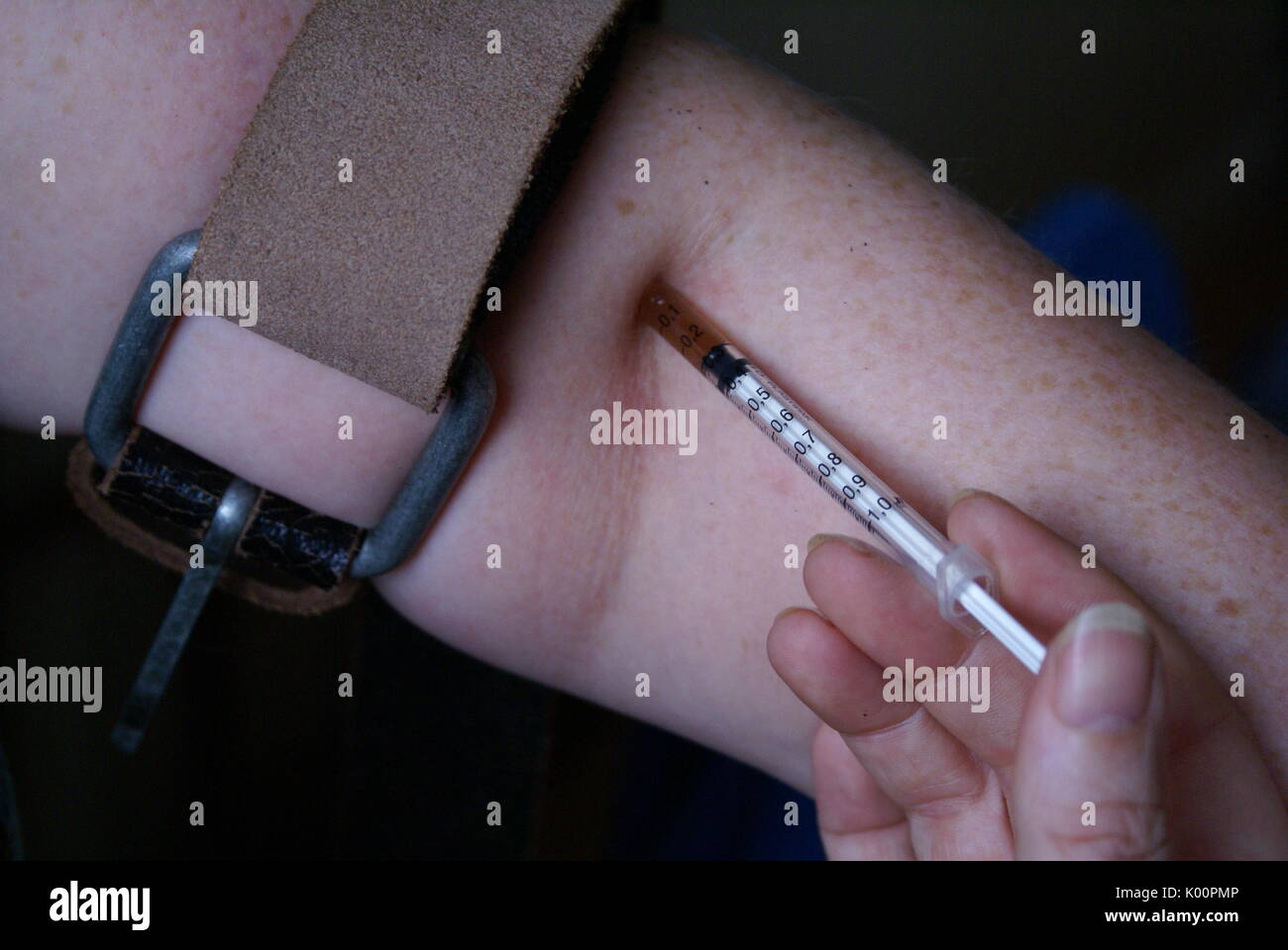 Drogenabhängigkeit, Injektion von Heroin Stockfoto