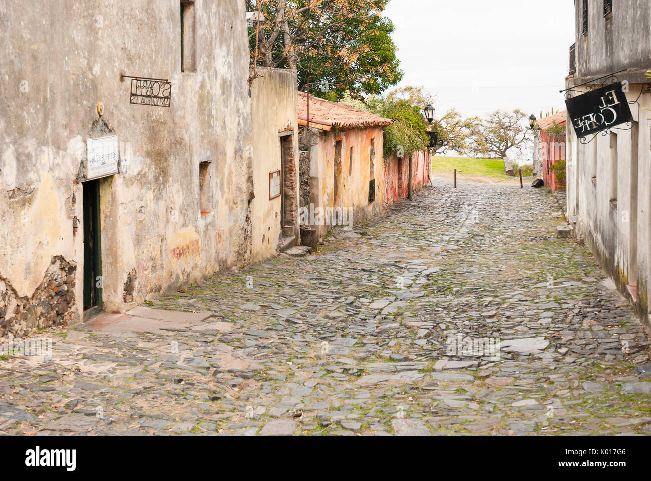 Die Calle de los suspiros (Straße der Seufzer) in Colonia del Sacramento, Uruguay. Weltkulturerbe der UNESCO Stockfoto