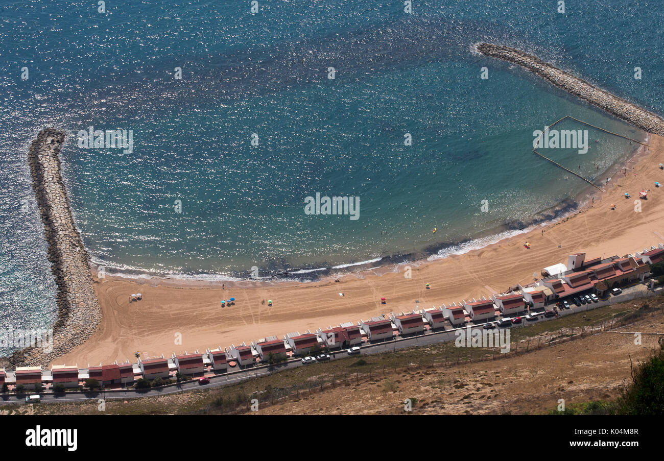 Anzeigen von Sandy Bay, Sir Herbert Meilen Straße auf dem östlichen Mittelmeer Seite von Gibraltar. Stockfoto