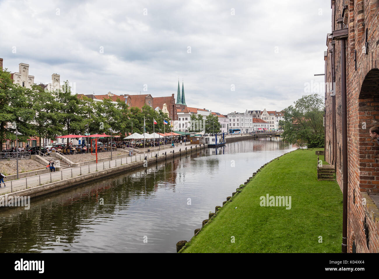 Altstadt und Fluss Trave bei Lübeck, SchleswigHolstein, Deutschland Stockfotografie Alamy Altstadt und Fluss Trave bei Lübeck, SchleswigHolstein, Deutschland Stockfotografie Alamy