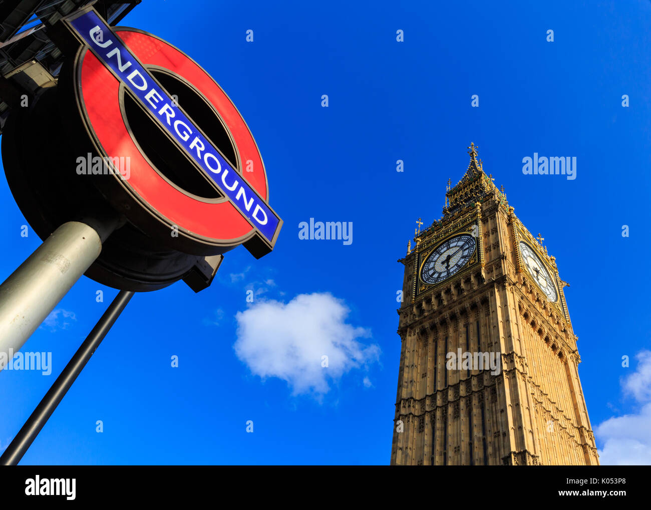 Big Ben (Das Elizabeth Tower) und Clock, und U-Schild am Houses of Parliament, Westminster, London Stockfoto