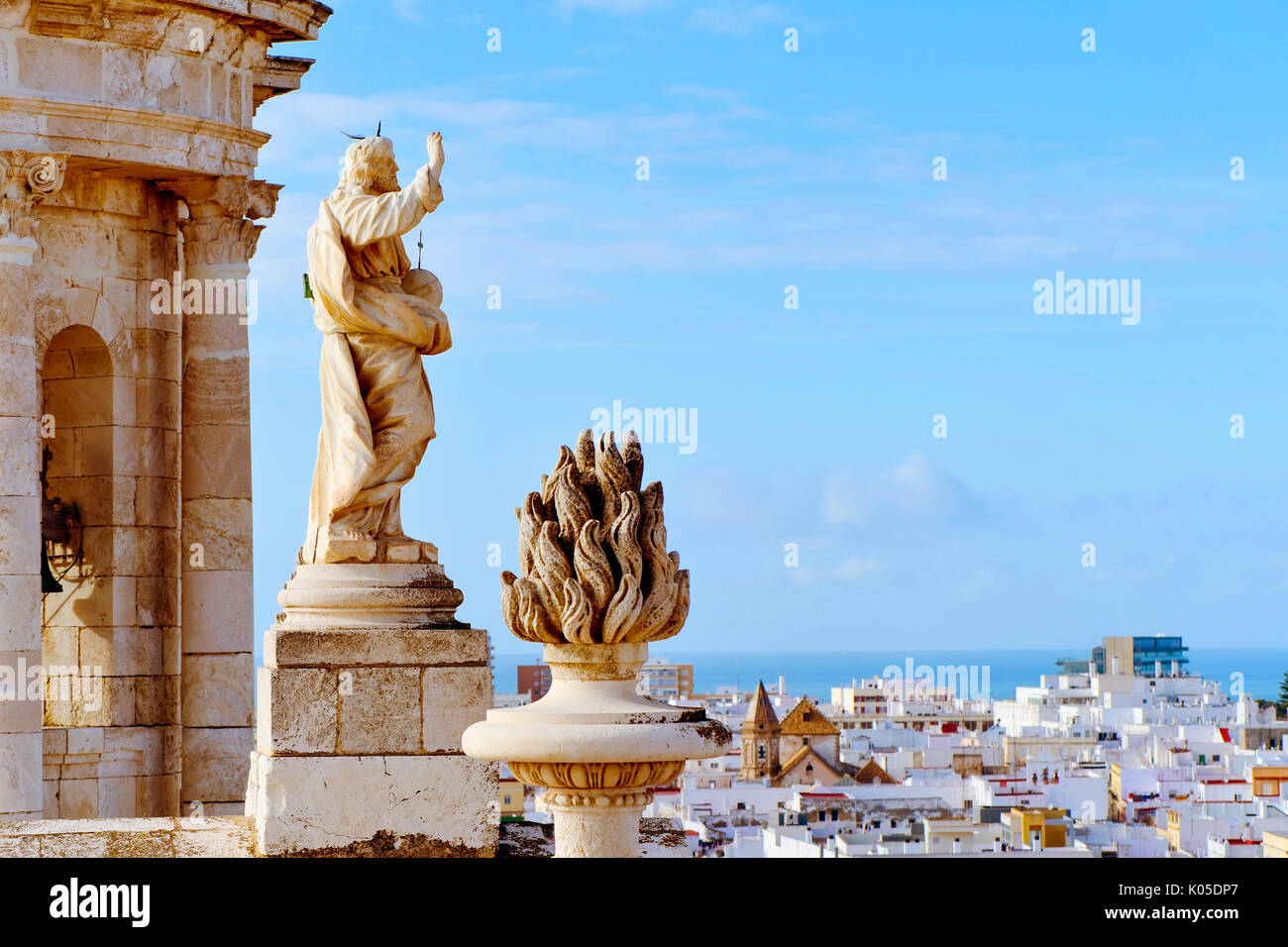 einen tollen Blick auf die Dächer von Cadiz, Spanien, aus der Glockenturm der Kathedrale Stockfoto