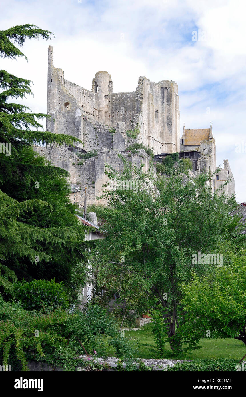 Chauvigny, Frankreich, die Ruinen von Bishops Palace, auch als die Fürstlichen Schlösser bekannt Stockfoto