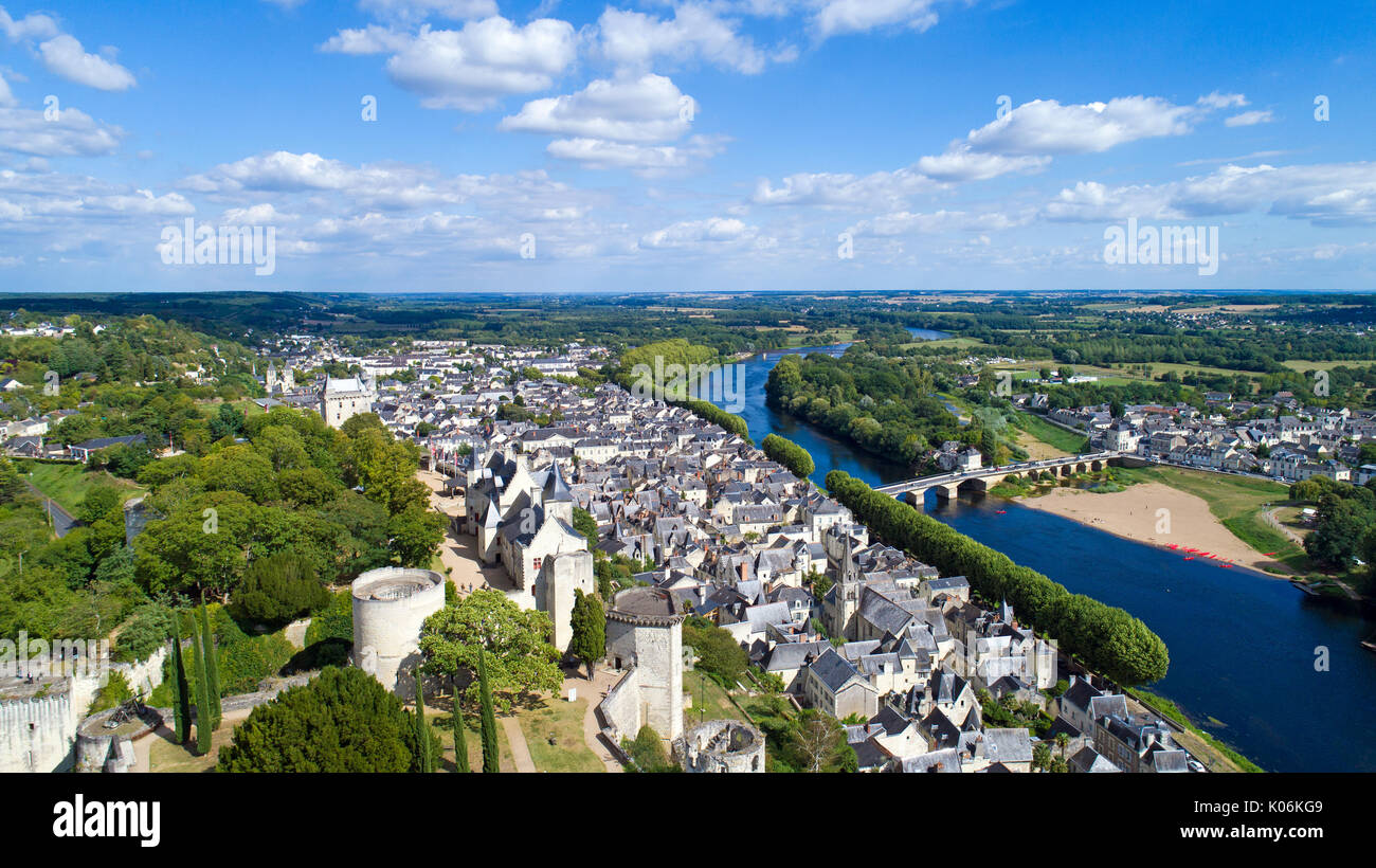 Luftaufnahme von Chinon Stadt Burg in Indre-et-Loire, Frankreich Stockfoto