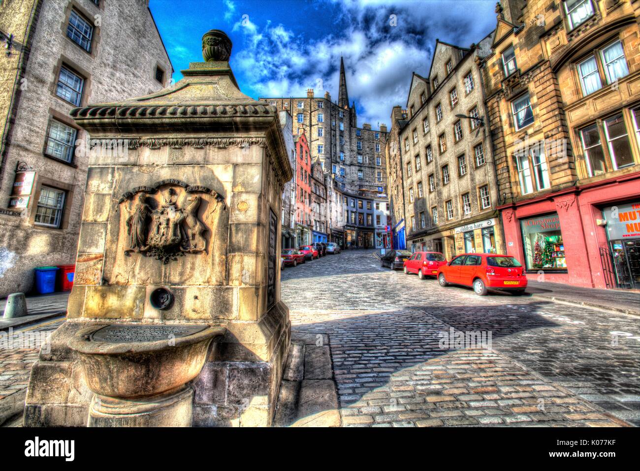 City of Edinburgh, Schottland. Malerische Nahaufnahme des historischen West Bogen Well am Fuße des westlichen Bug. Stockfoto