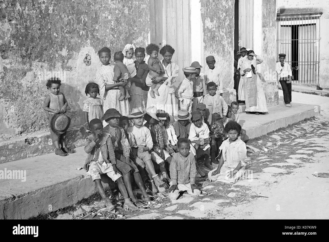 Eine Gruppe Einheimischer in Havanna, Kuba Stockfoto