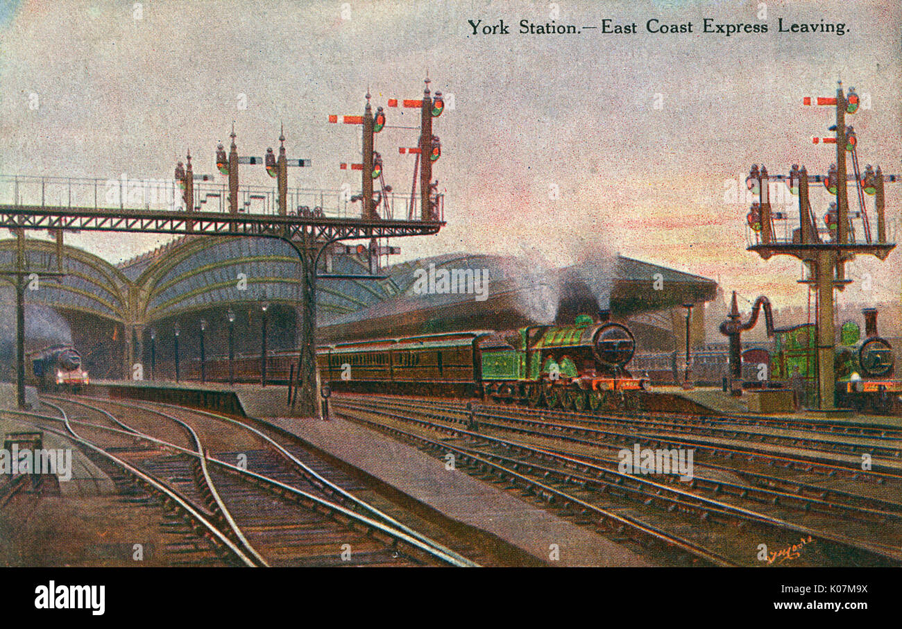 York Station - Ostküsten-Express-Zug fährt ab Stockfoto