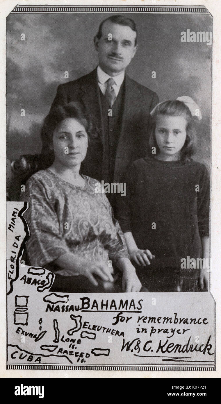 Missionarsfamilie mit Karte von Bahamas, Westindischen Inseln Stockfoto