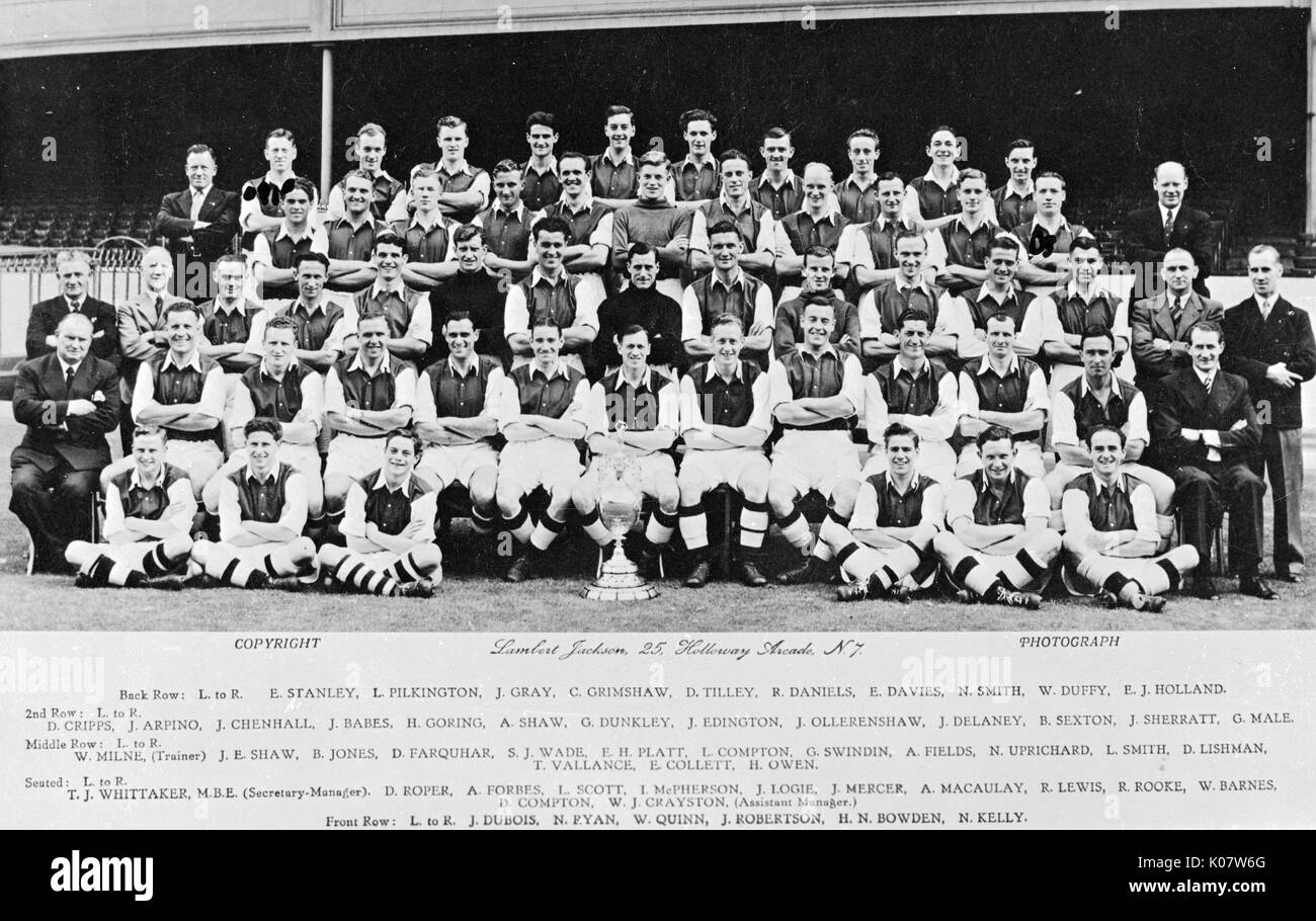 Arsenal Football Club Team und Beamten, Saison 1948-1949 (Namen unter dem Foto). Datum: 1948-1949 Stockfoto