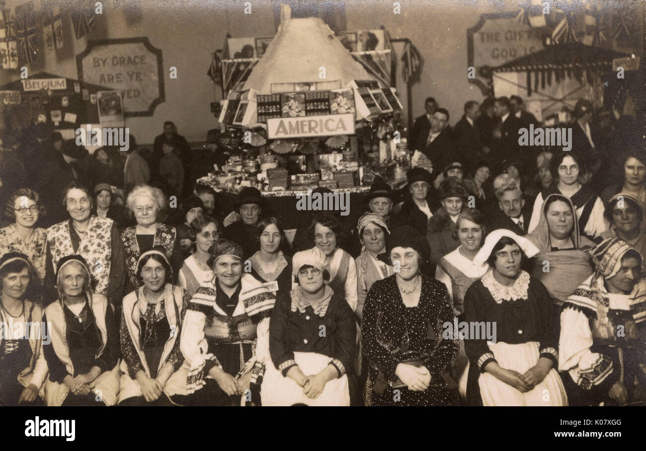 Gruppe von Frauen in Nationalkostüm Stockfoto
