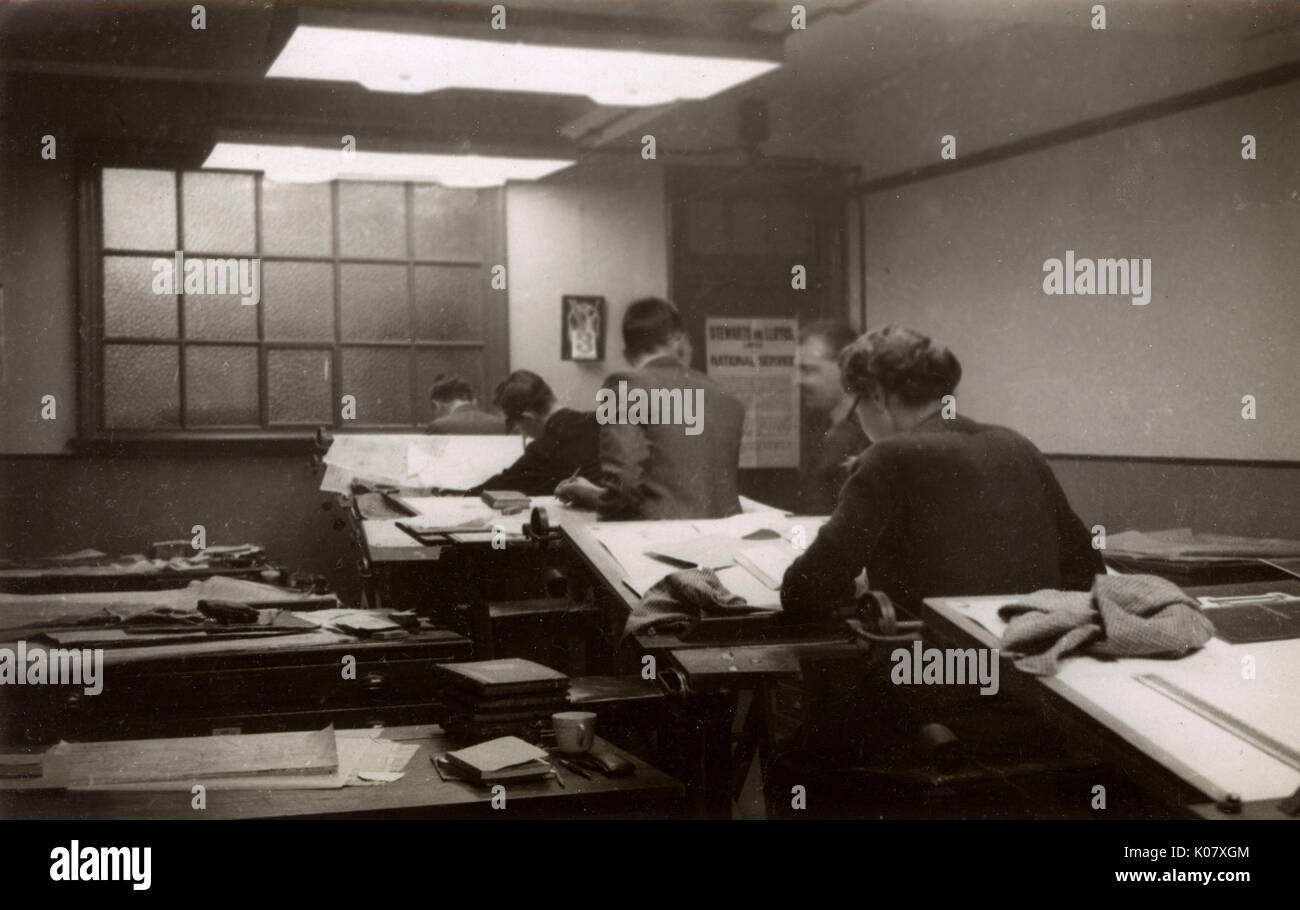 Männer und eine Frau bei der Arbeit in der Die Victaulic Co Ltd Konstruktionsbüro, King's Gebäude, Dean Stanley Street, London SW 1 - Eisen und Stahl Rohr (Leitung und gemeinsame) Hersteller. Eine nationale Service Poster an die Wand auf der rechten Seite gesehen werden. 1939 Stockfoto