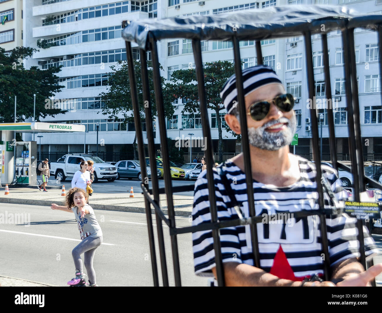 Korruptionsbekämpfung Demonstranten versammeln sich am Strand von Copacabana ihren Frust an der aktuellen politischen Lage in Brasilien zu entlüften Stockfoto
