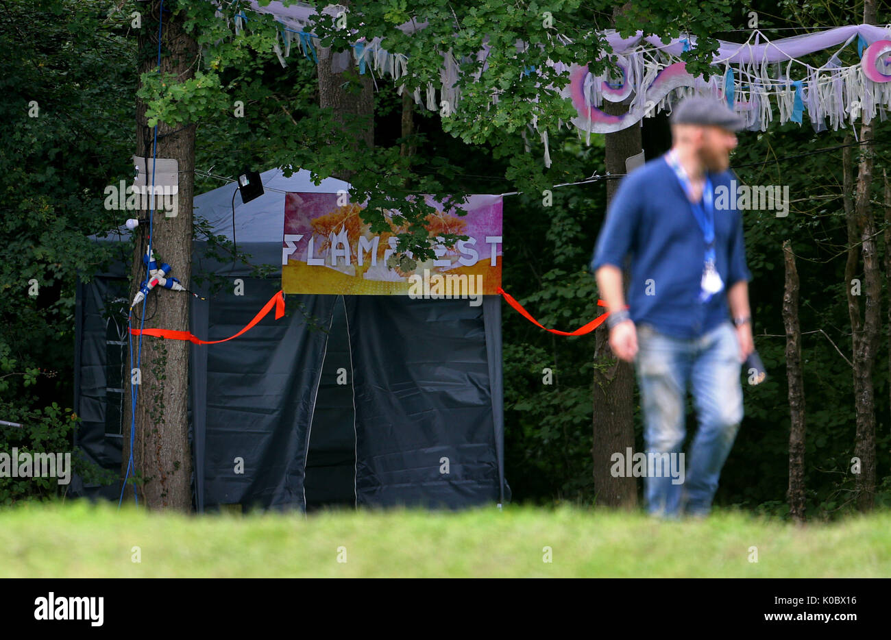 Blick auf den Eingang des Flamefest Festival in Tunbridge Wells, Kent, nach dem ungeklärten Tod eines Mannes auf dem Festival. Stockfoto