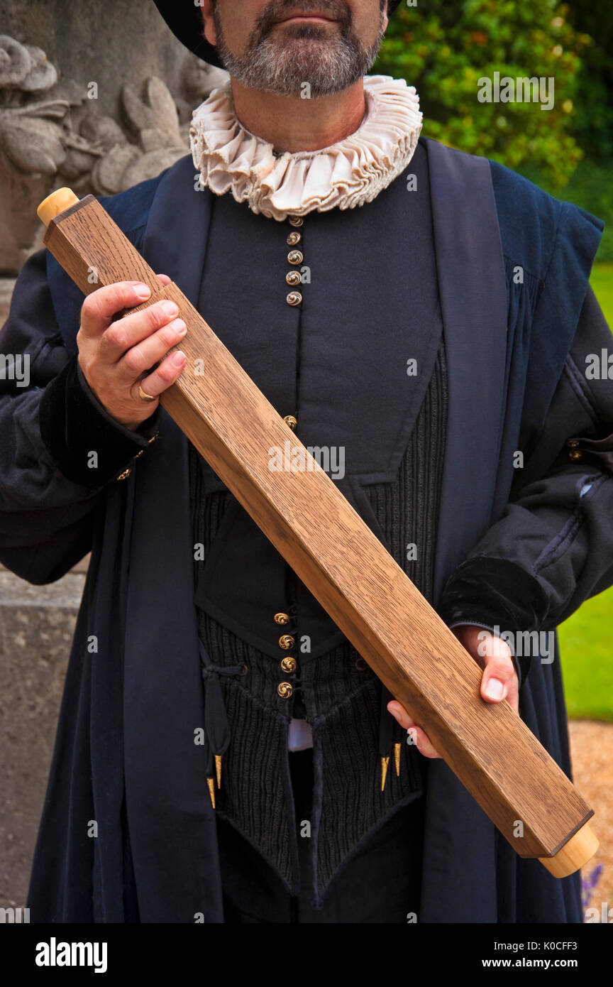 Eine "bestmögliche Schätzung" Wiedergabe Der 6-facher Vergrößerung 'Dutch Trunke" Teleskop von Thomas Hariot 1609 gebaut Stockfoto