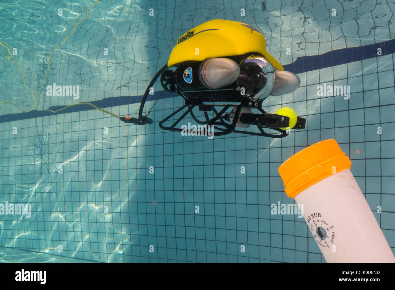 Video Ray ROV Training unter Wasser im Pool. Stockfoto