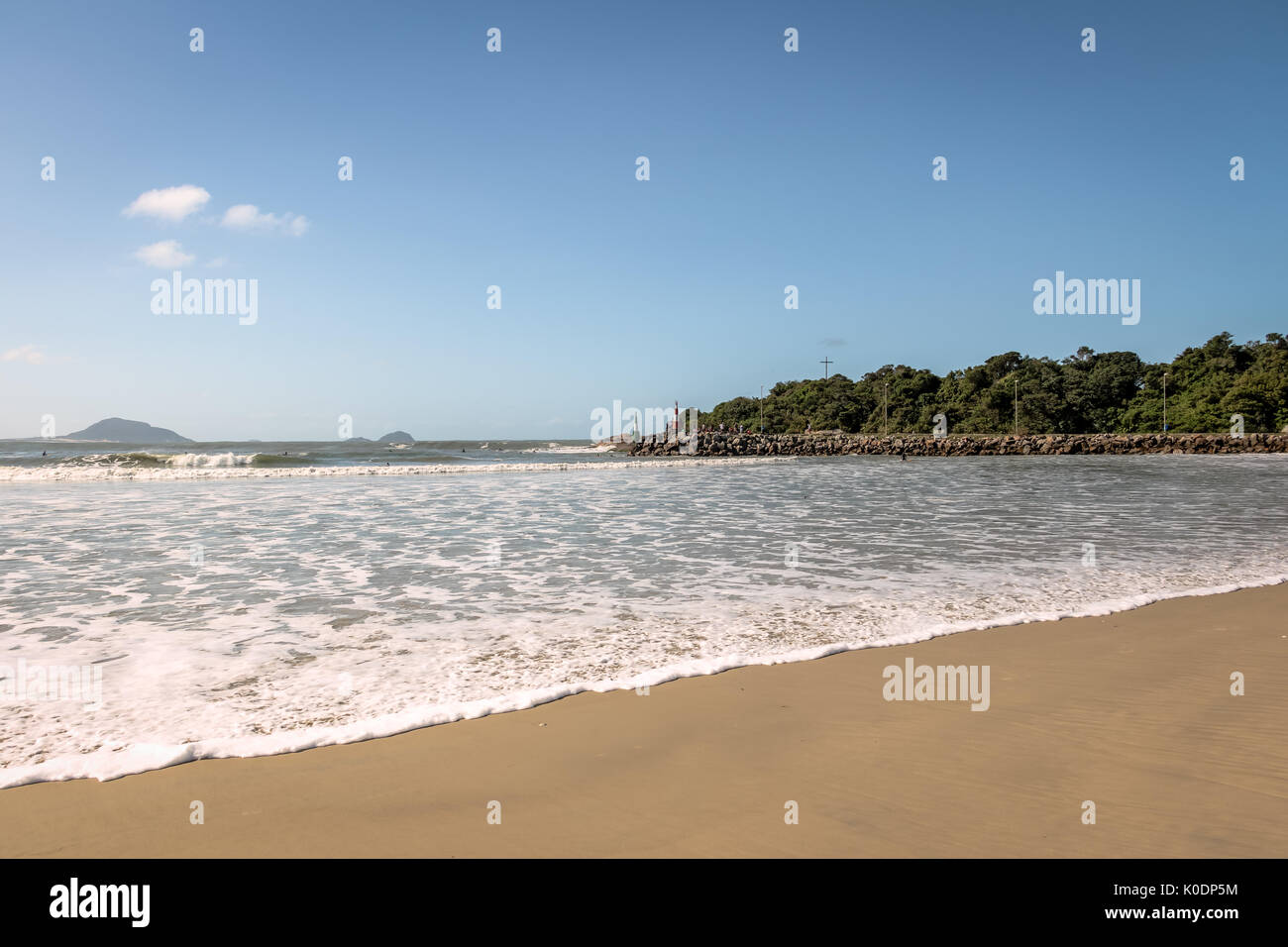 Strand von Barra Da Lagoa Bereich der Lagoa da conceicao - Florianopolis, Santa Catarina, Brasilien Stockfoto