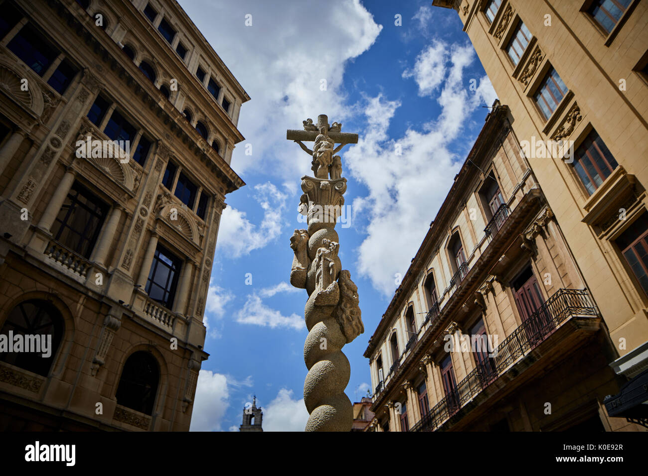 Hauptstadt Havanna Altstadt, Kuba, Kubanische Denkmal cross Pol auf San Francisco De Asis Platz in Stockfoto