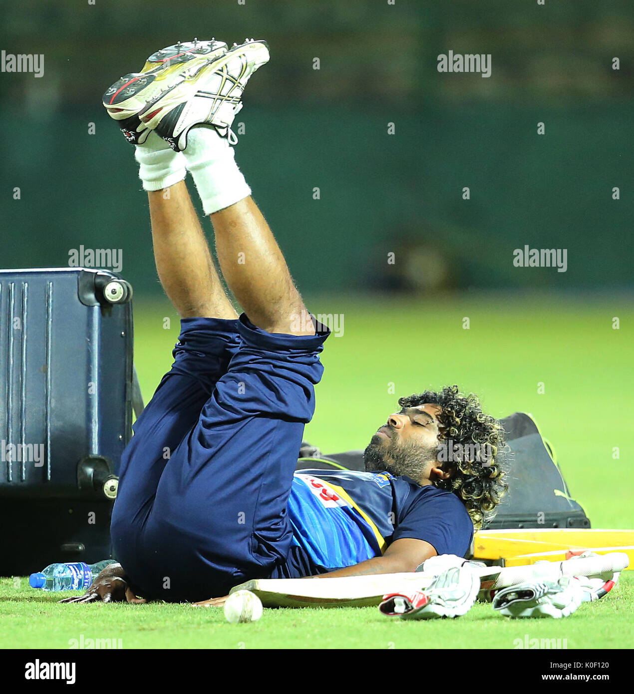 Pallekele, Sri Lanka. 22 Aug, 2017. Sri Lanka's Senior schnelle Bowler Lasith Malinga Übung während einer Praxis Tagung Pallekele International Cricket Stadion in pallekele am 22. August 2017, Quelle: Lahiru hat Harshana/Alamy leben Nachrichten Stockfoto