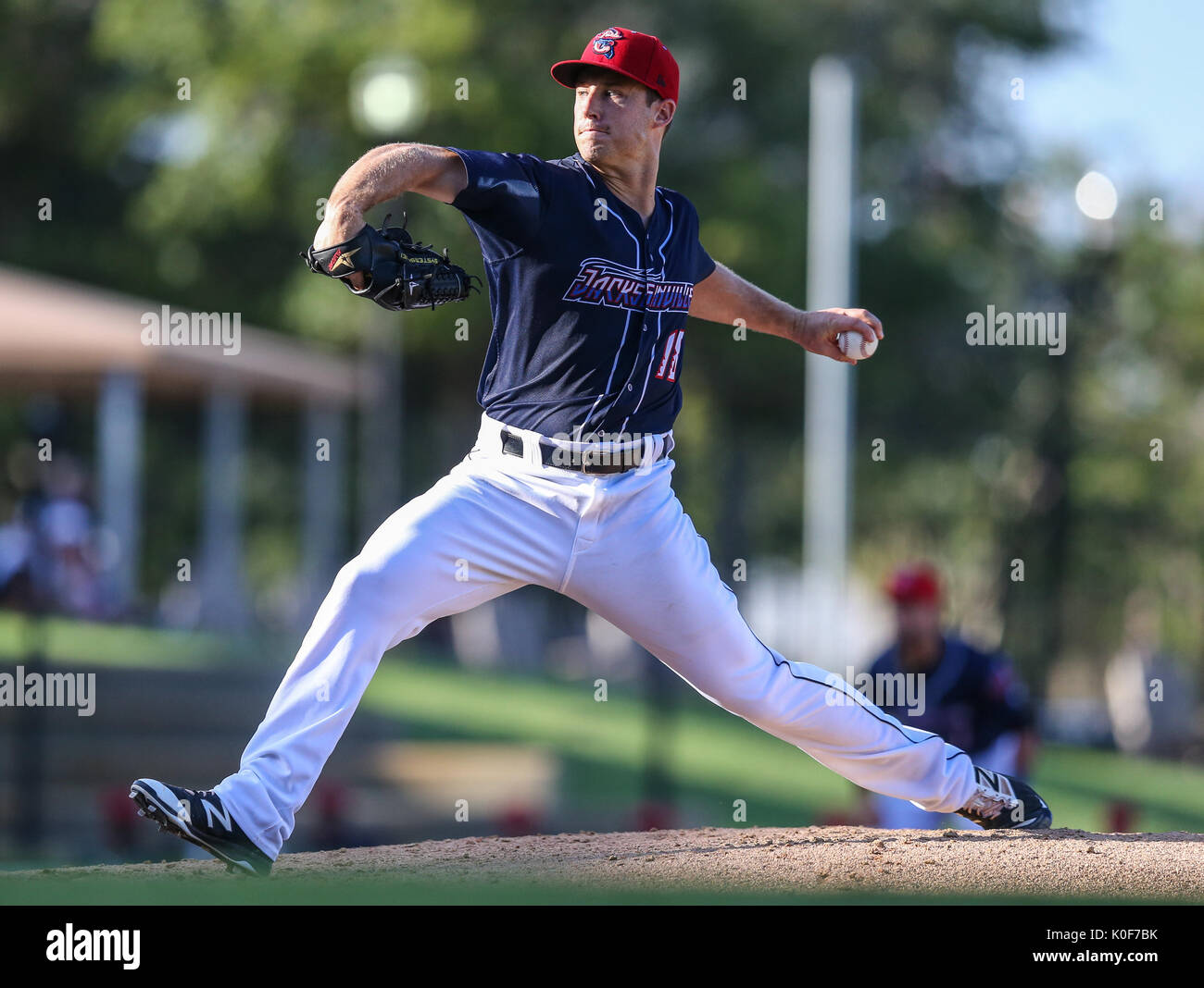 22.08.2017, Jacksonville, FL, USA: Jacksonville Jumbo Shrimps Krug mattes Tomshaw (18) im ersten Spiel eines MiLB baseball Doppelspiel gegen die Birmingham Barons in Jacksonville, FL. Jacksonville besiegt Birmingham 4 zu 3. Gary McCullough/CSM Stockfoto