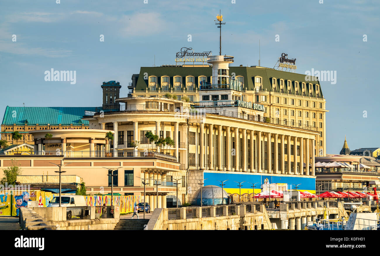 Der Fluss Hafen Gebäude in Kiew, der Hauptstadt der Ukraine Stockfoto