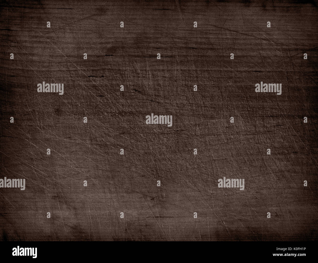 Schwarz Holz Schneidebrett verkratzt. Stockfoto