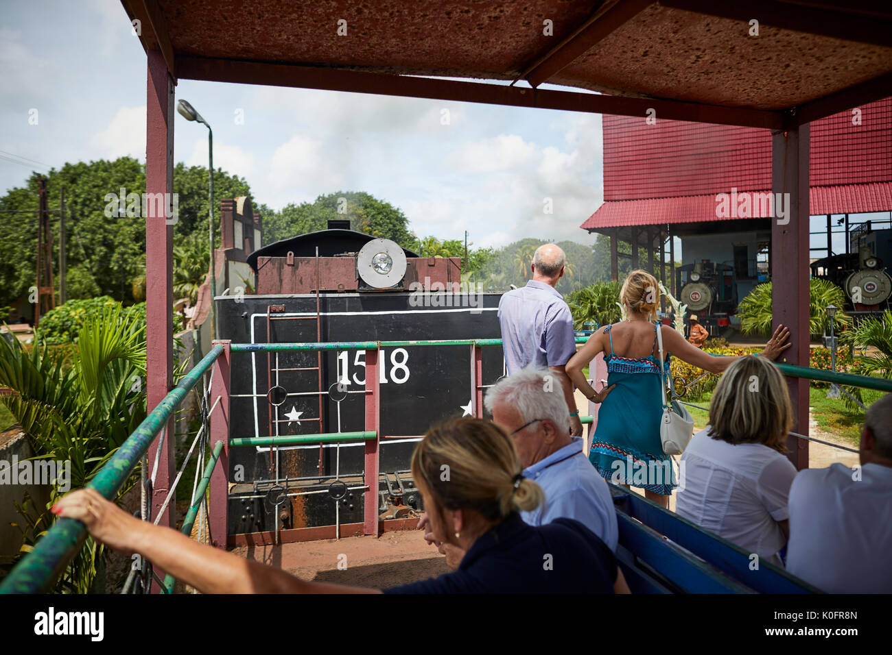 Kuba, Kuba, Cardenas, Museum Sugar Mill von Jose Smith Comas erhalten Öl Dampflokomotiven touristische im offenen Wagen Stockfoto