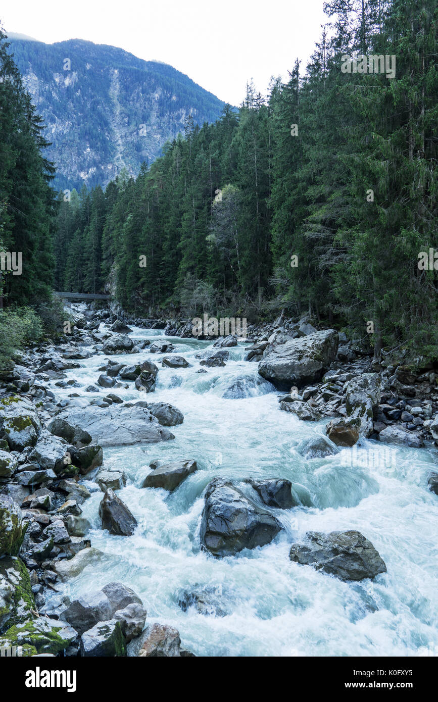 Ötztals Gebirgsfluss. Wellerbrück. Ötztaler Ache, Oetz, Österreich, Europa Stockfoto