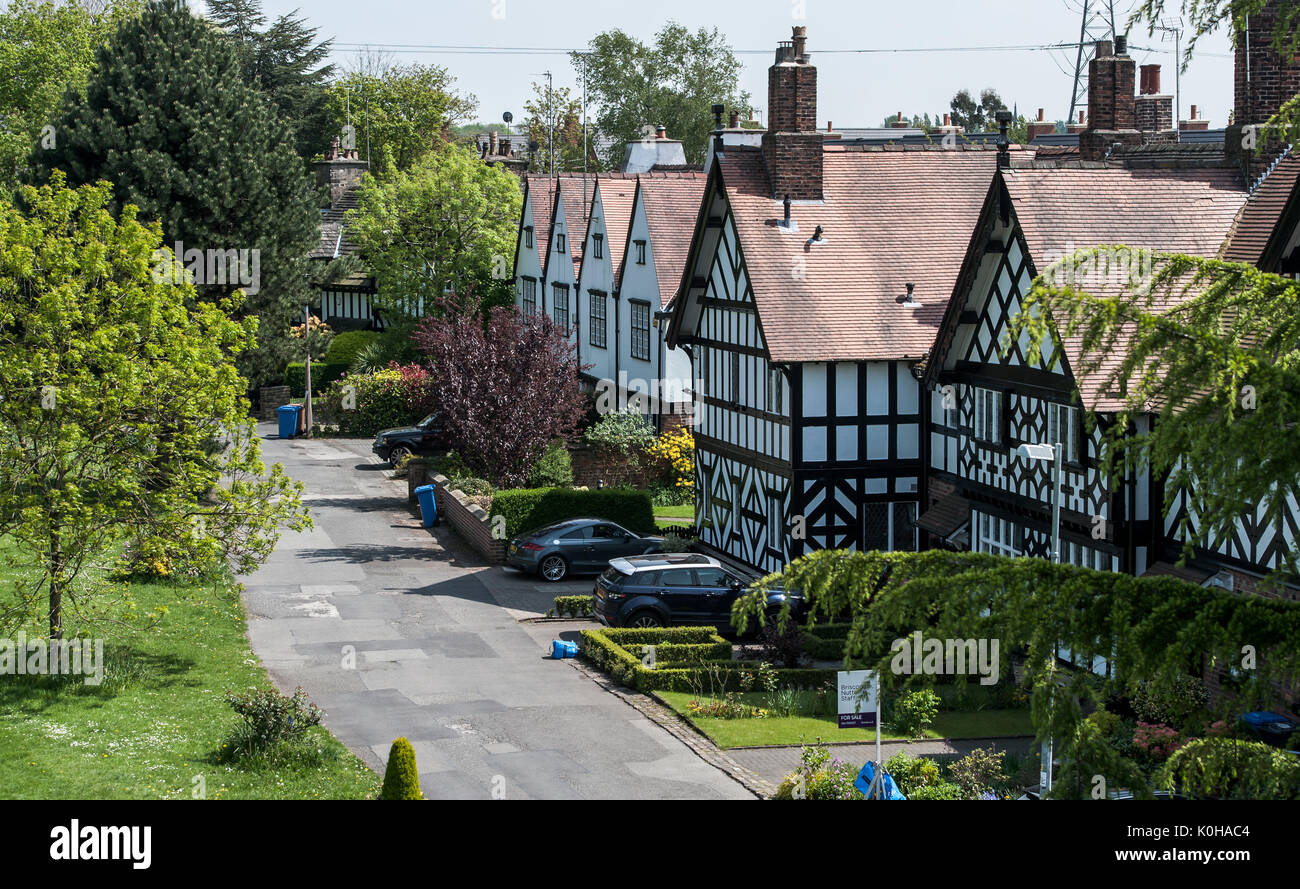 Blick auf und aus dem Brunnen Denkmal in Worsley Grün Stockfoto