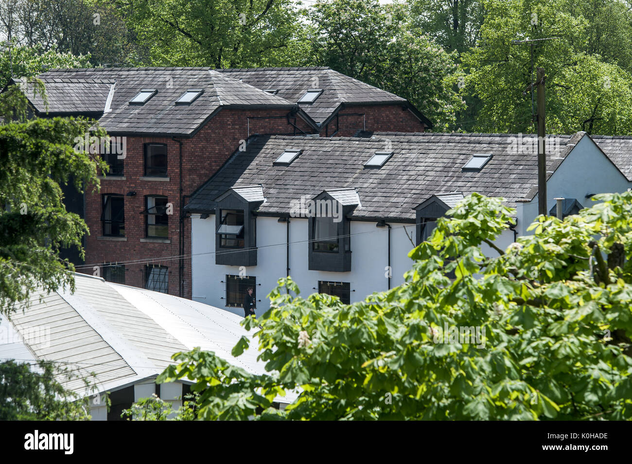 Blick auf und aus dem Brunnen Denkmal in Worsley Grün Stockfoto